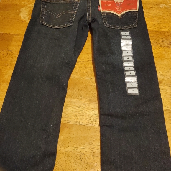 Levi's - Picture 2 of 7